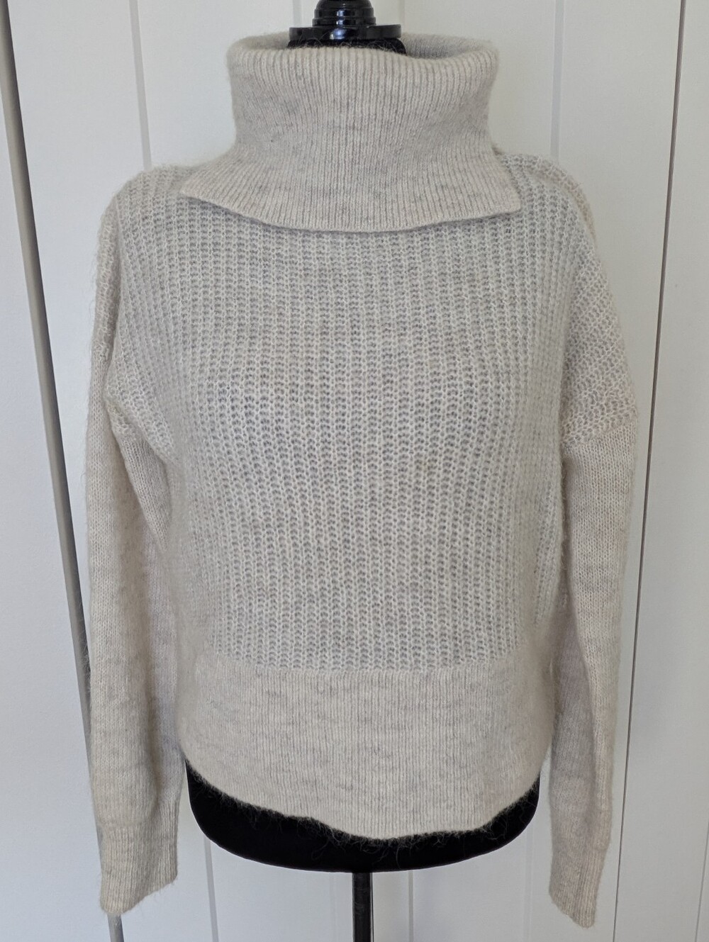 & Other Stories Ribbed Knit Turtleneck Pullover Sweater Beige mohair blend sz M